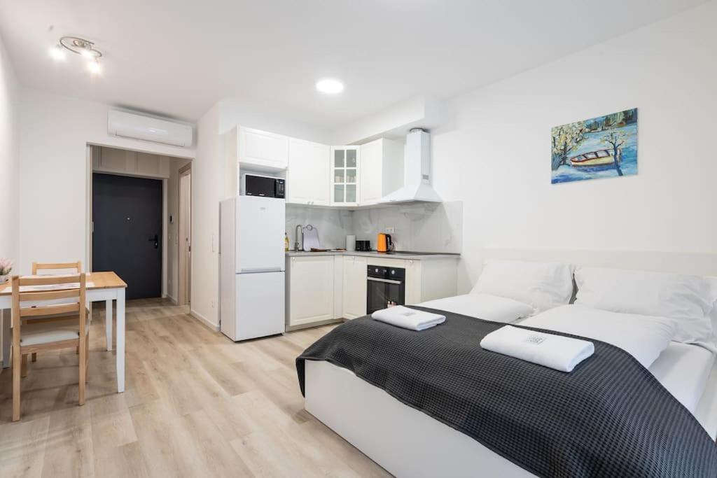 Oaks Studio With Balcony Будапеща Екстериор снимка