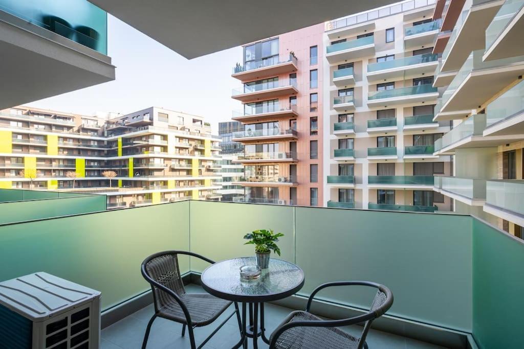 Oaks Studio With Balcony Будапеща Екстериор снимка