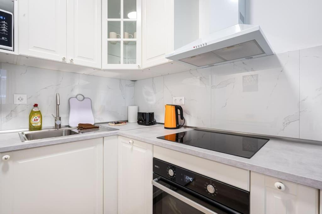 Oaks Studio With Balcony Будапеща Екстериор снимка