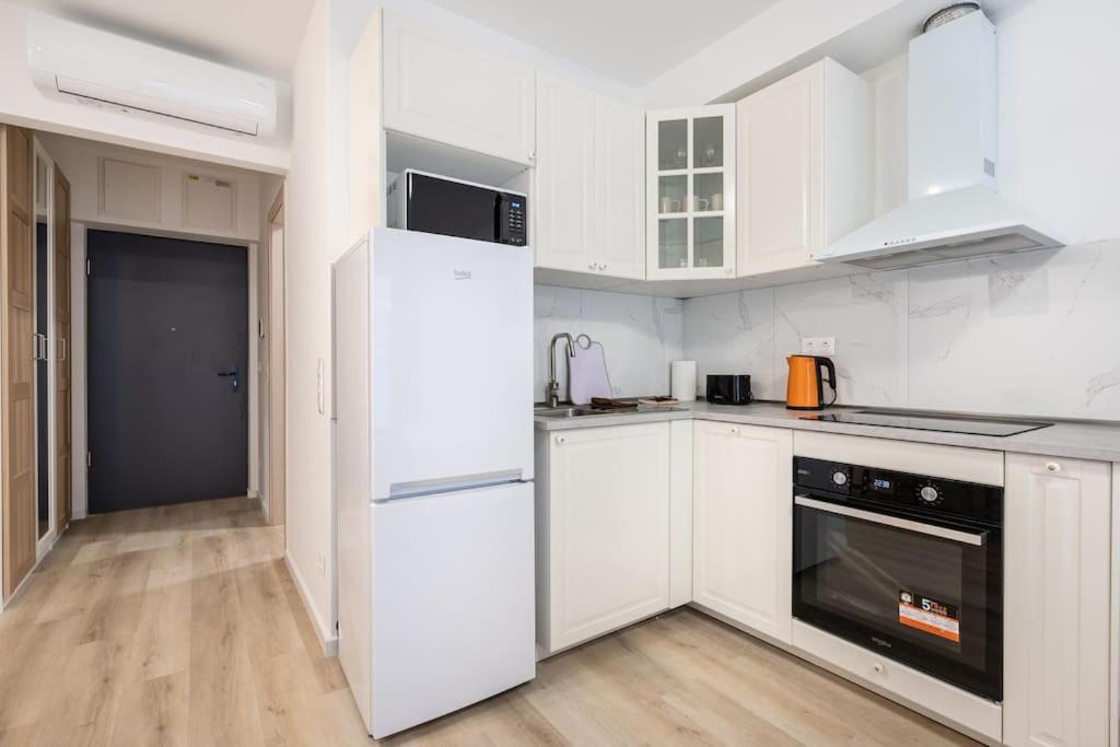 Oaks Studio With Balcony Будапеща Екстериор снимка